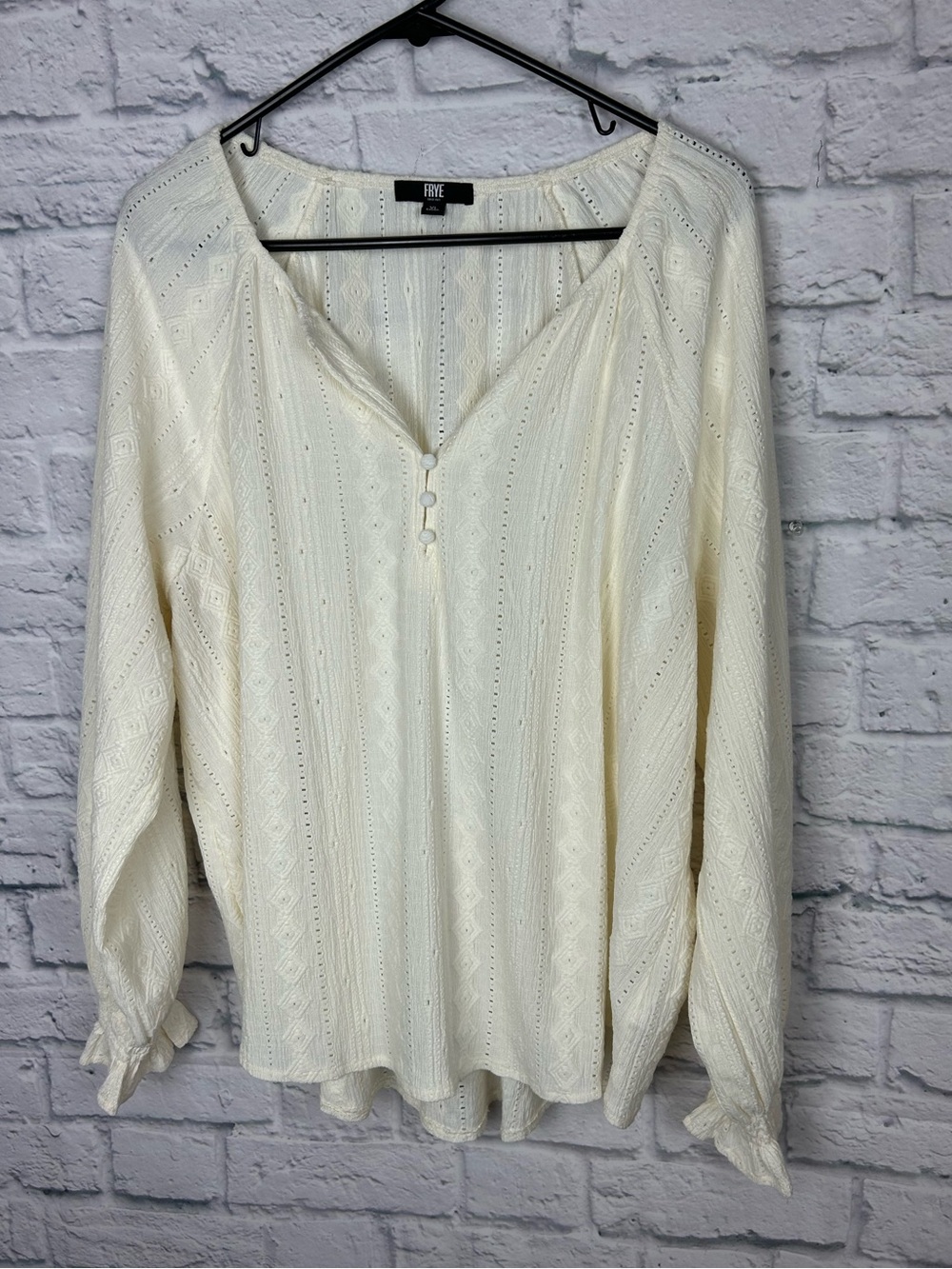 Frye XL Cream Textured Boho Blouse Long Sleeve Ruffle Cuff Peasant Top